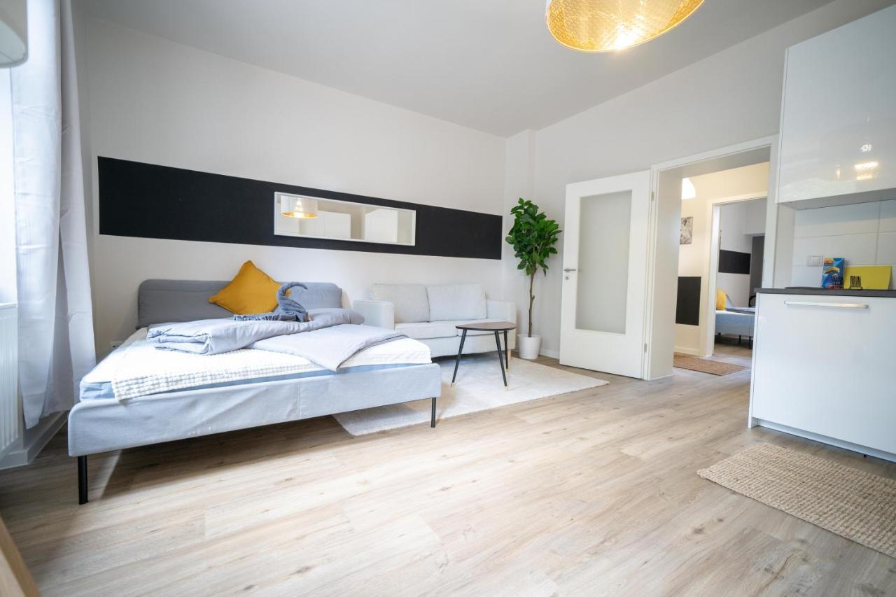 Fullhouse - Zwickau - L96 - Smarttv - Nespresso - 2 Queensize Beds Buitenkant foto