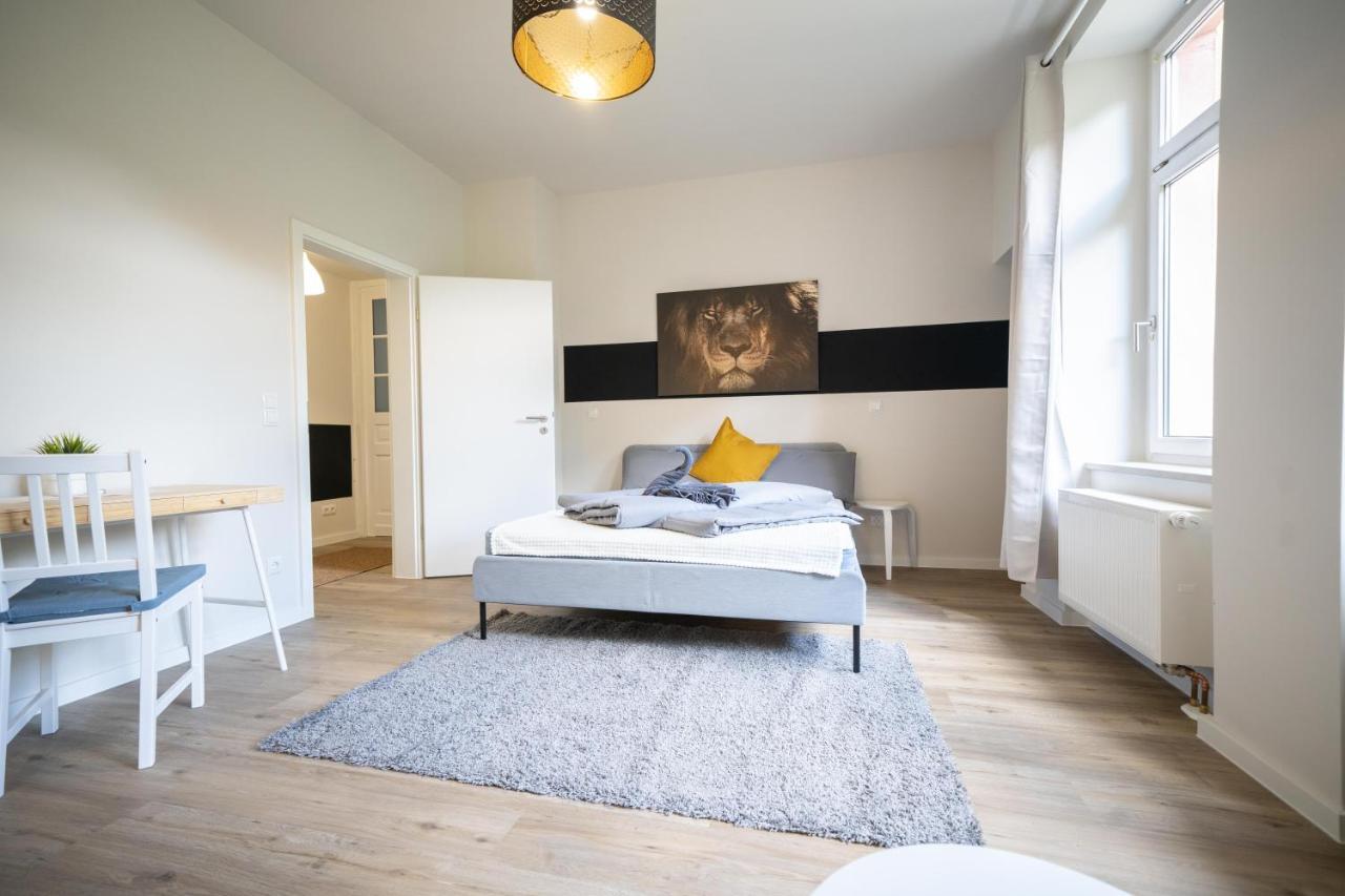 Fullhouse - Zwickau - L96 - Smarttv - Nespresso - 2 Queensize Beds Buitenkant foto