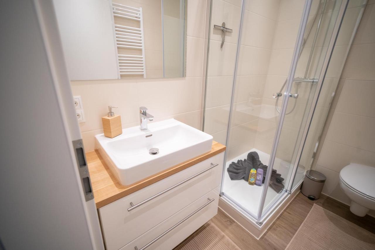 Fullhouse - Zwickau - L96 - Smarttv - Nespresso - 2 Queensize Beds Buitenkant foto